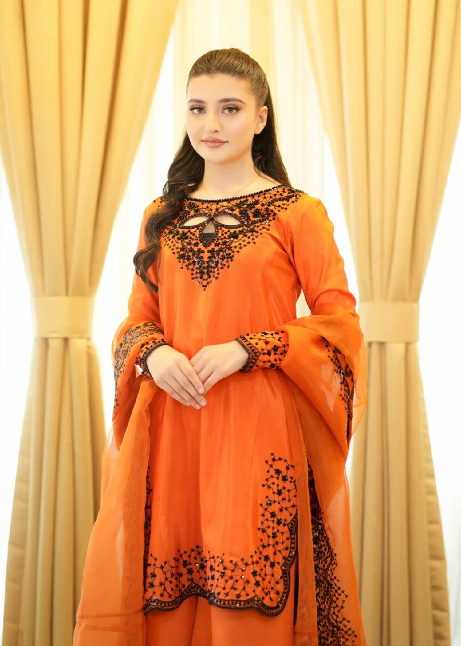 Aabroo-e-Jashan - Varisha – Maria Osama Khan
